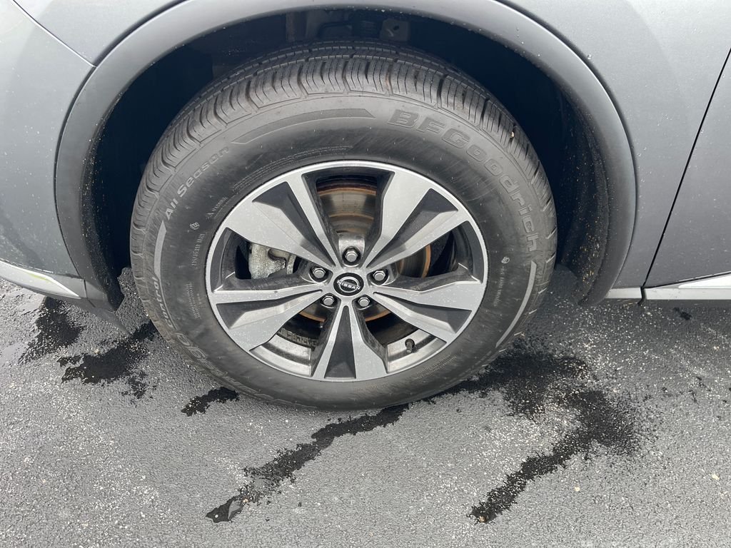 Used 2023 Gray Nissan SV image 10