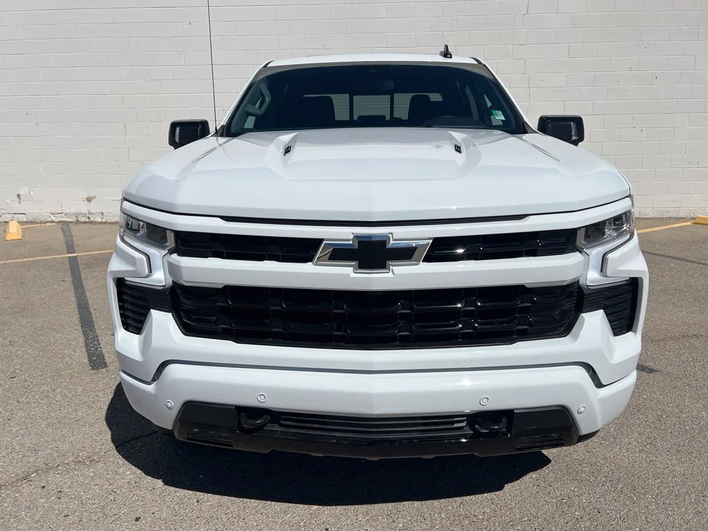 New 2026 Summit White Chevrolet RST image 2