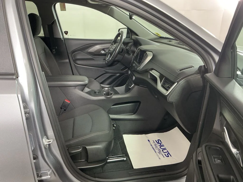 Certified Used 2024 Silver GMC SLE image 5