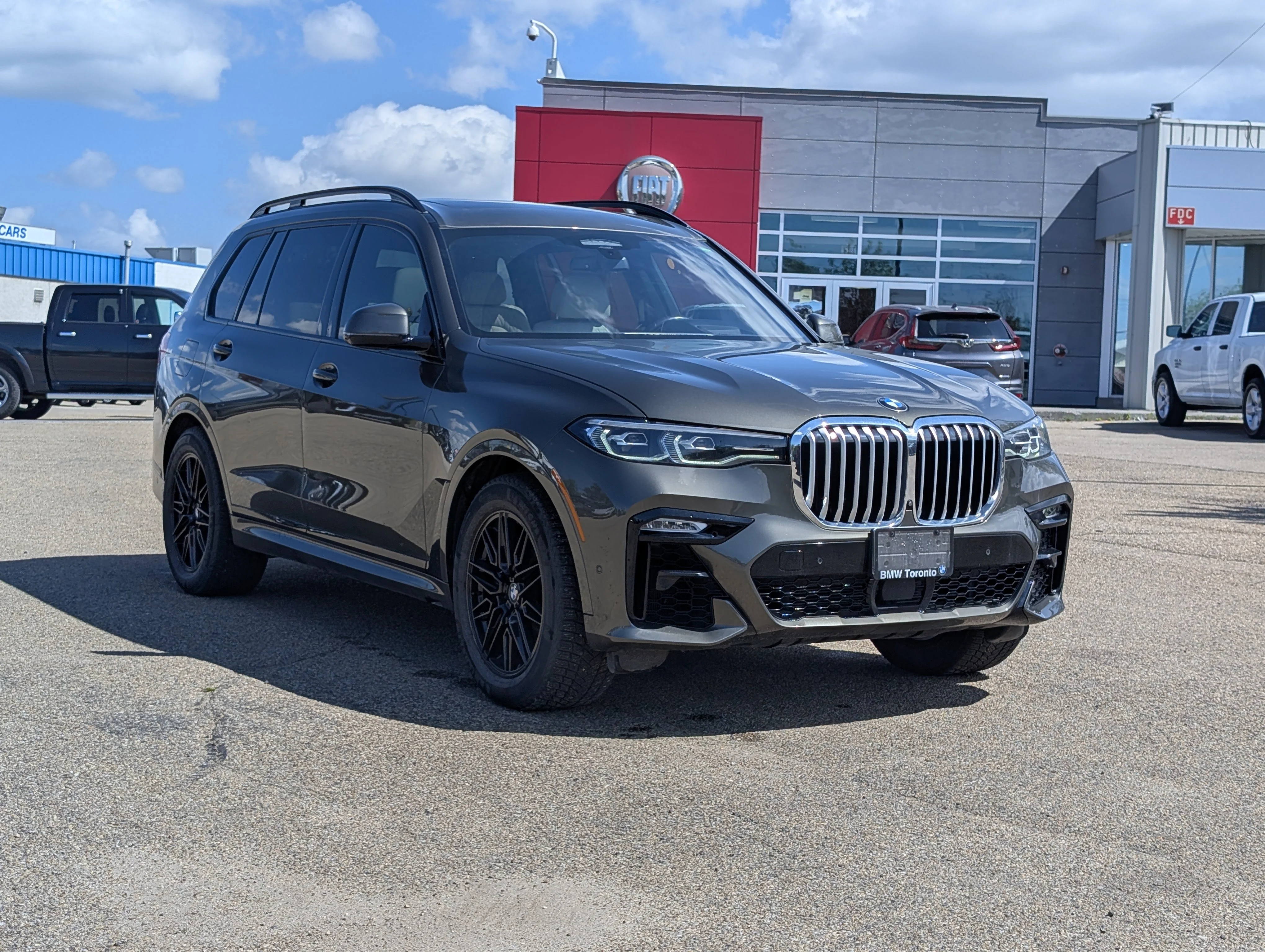 Used 2022 Manhattan Metallic BMW xDrive40i image 9
