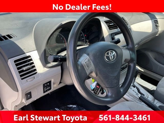 Used 2013 Silver Toyota LE image 17