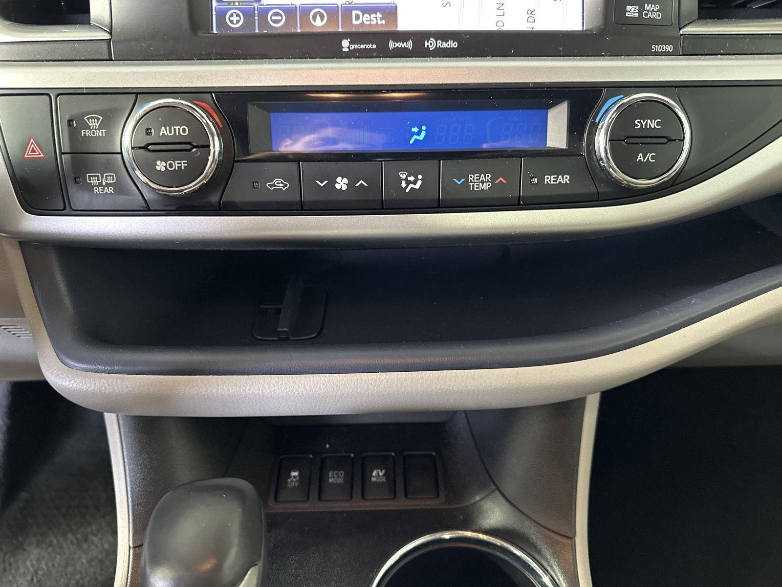 Used 2019 Celestial Silver Metallic Toyota XLE image 19
