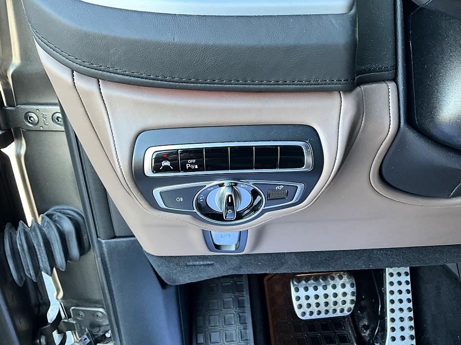 Used 2021 Beige Mercedes-Benz G 63 AMG® image 17