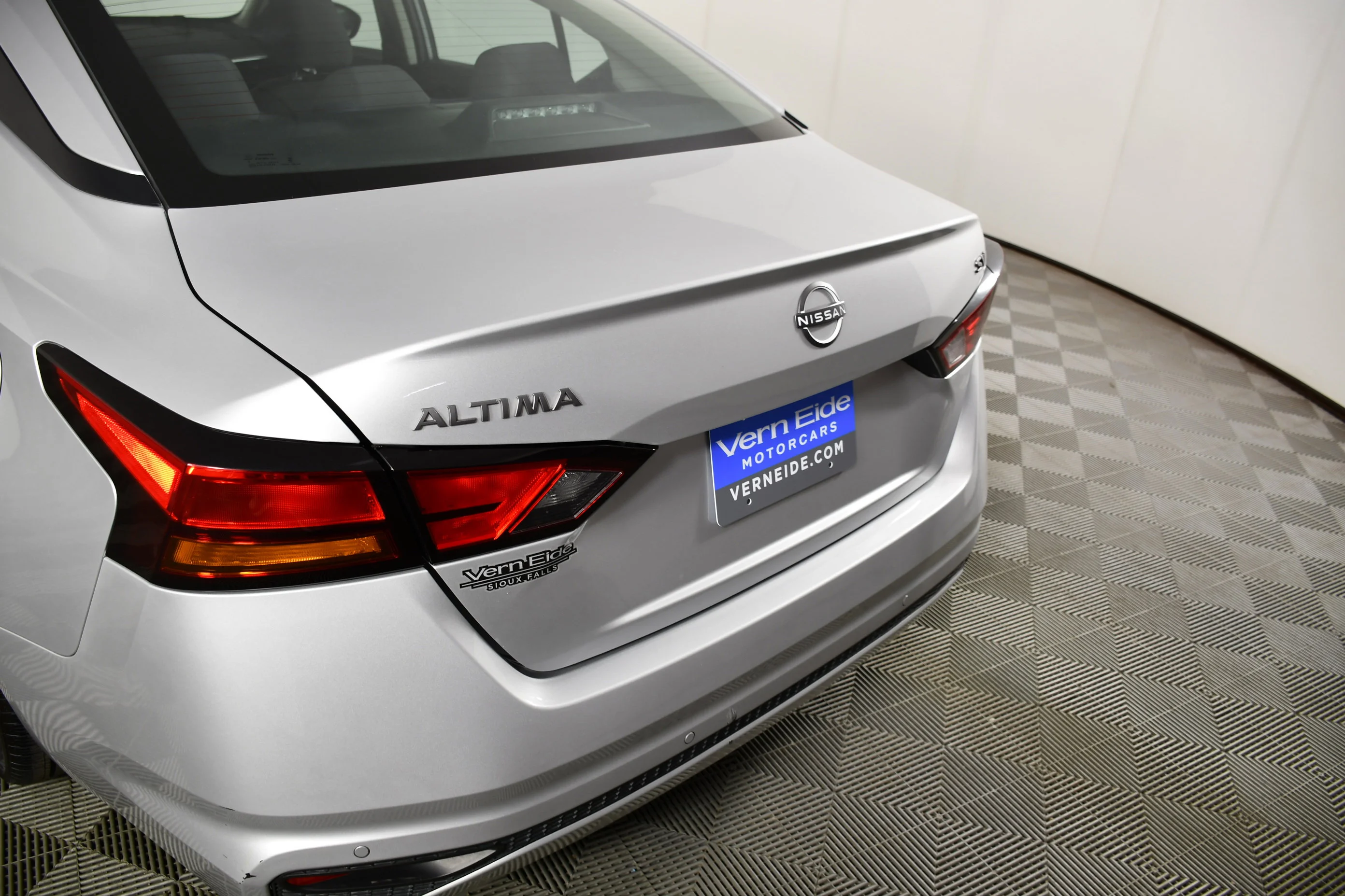 Used 2024 Brilliant Silver Metallic Nissan 2.5 SV image 15