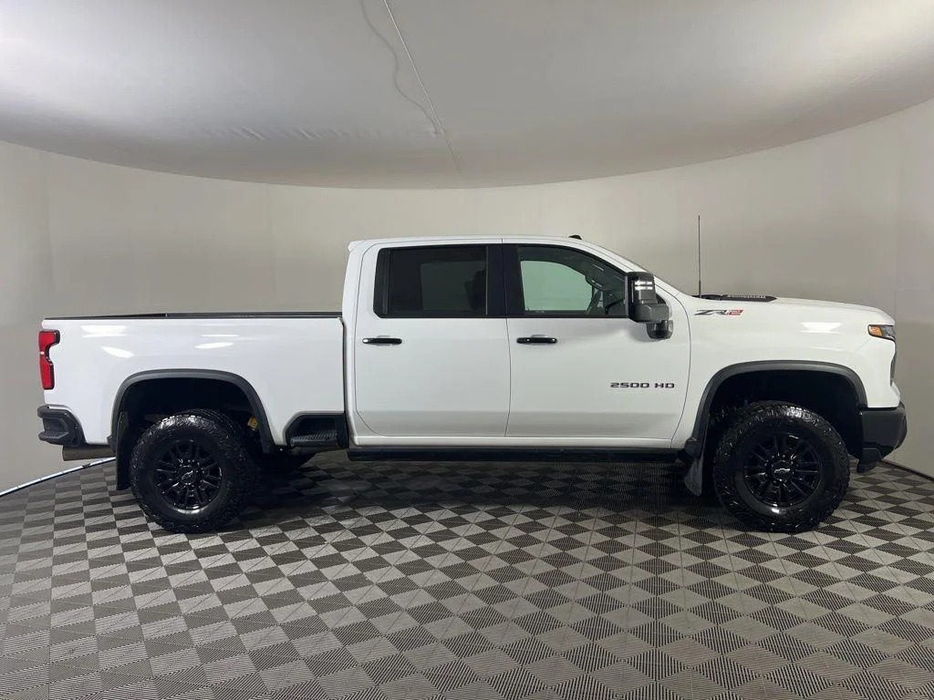 Used 2025 Summit White Chevrolet ZR2 image 29