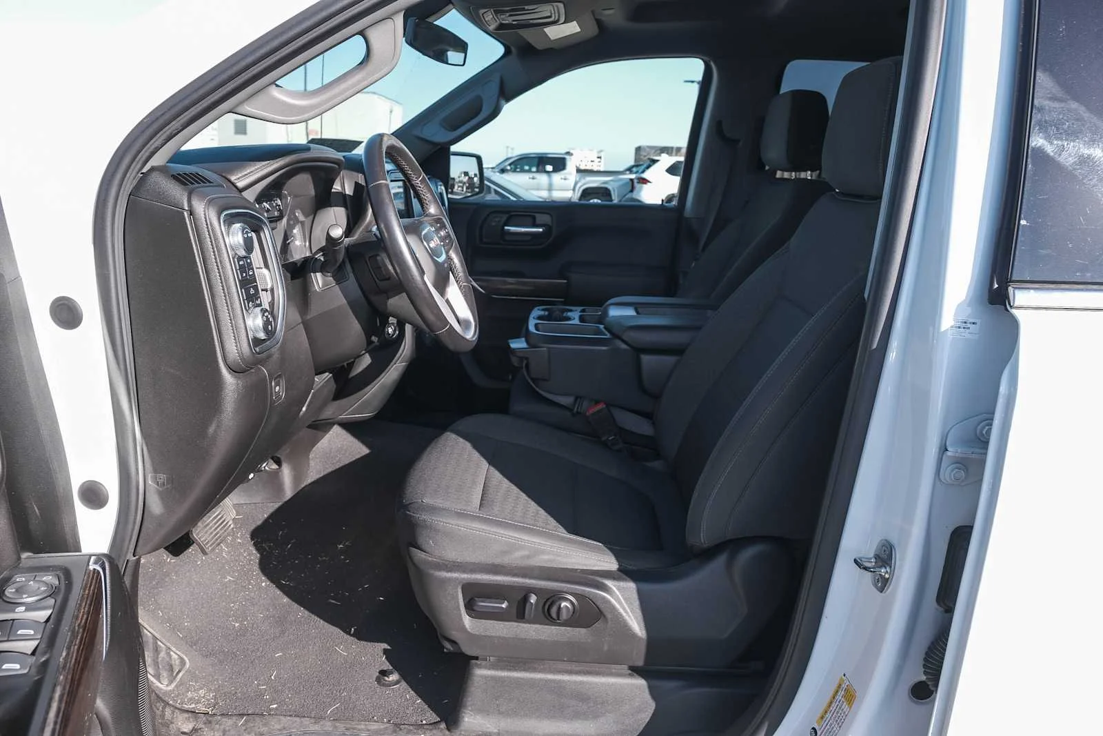 Used 2022 Summit White GMC SLE image 19