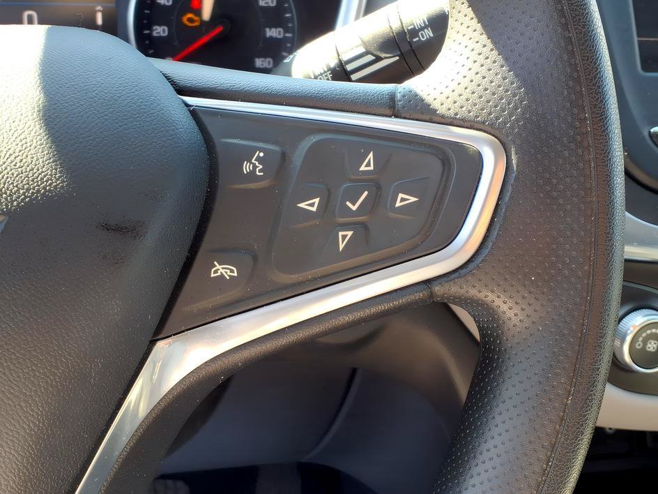 Used 2022 Silver Ice Metallic Chevrolet LT image 22