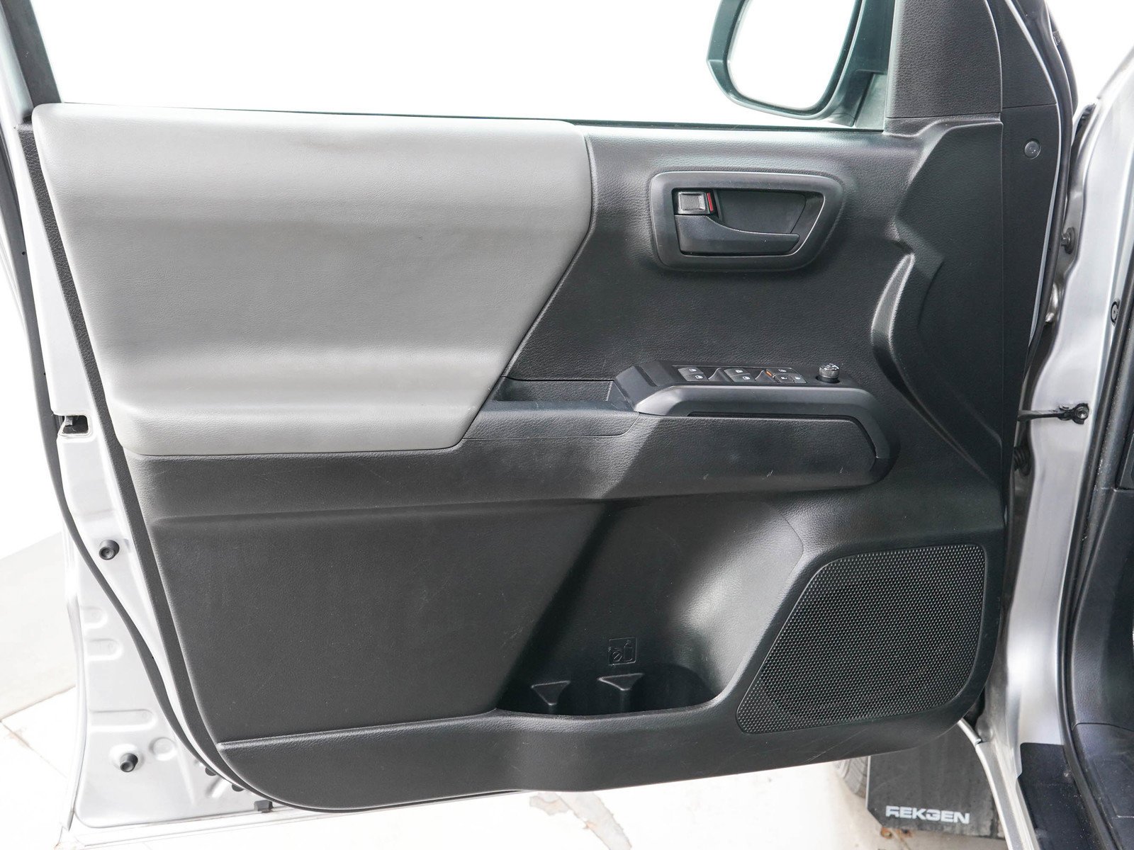 Used 2021 Silver Sky Metallic Toyota SR image 20