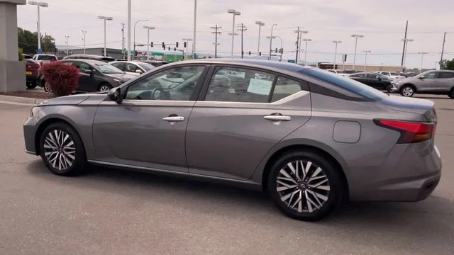 Used 2025 Gray Nissan 2.5 SV image 7