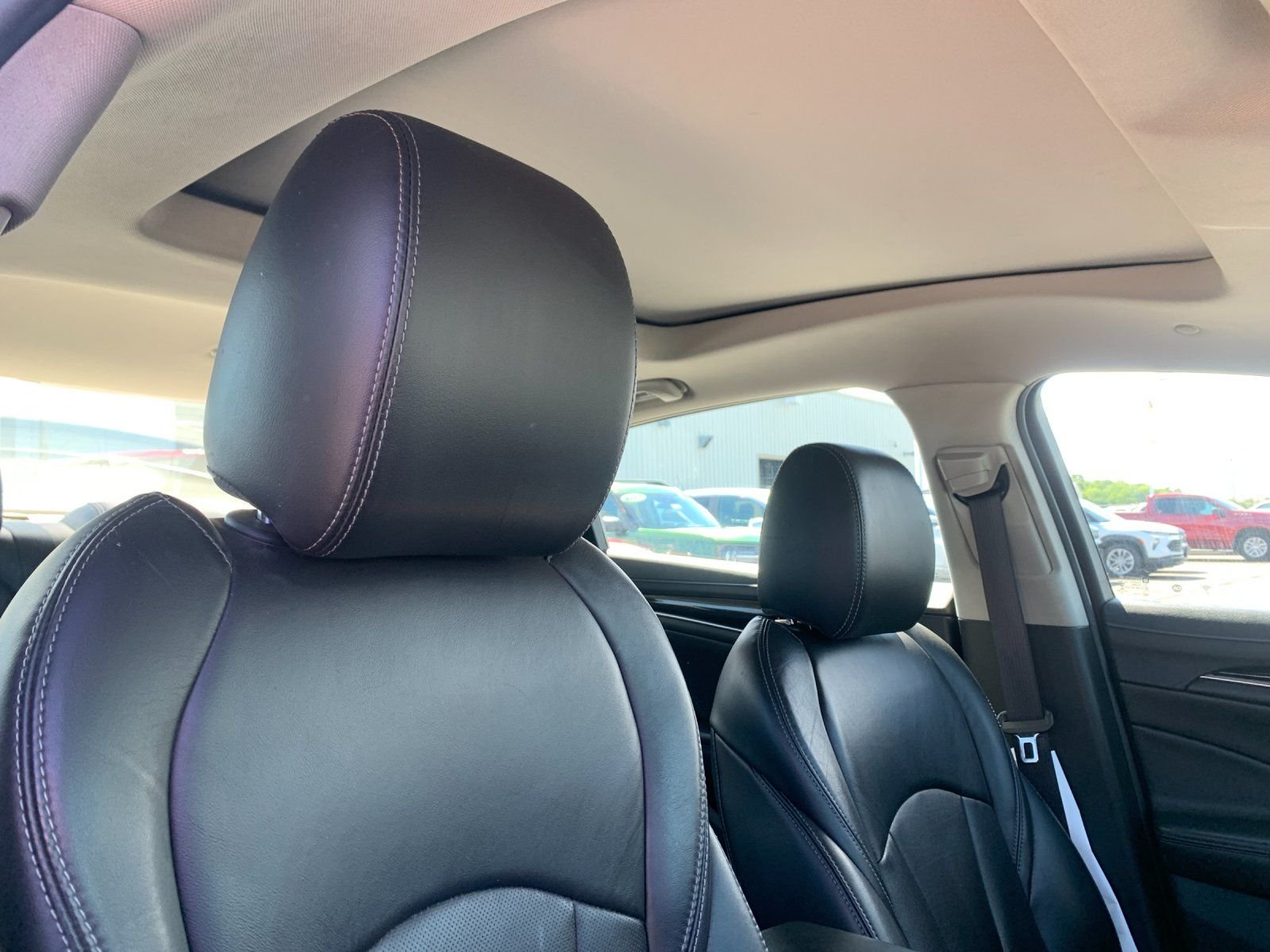Used 2019  Buick Premium I Group image 18