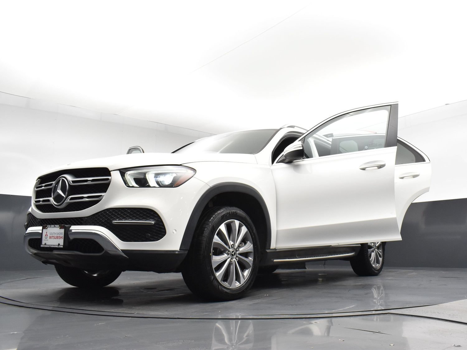 Used 2020 White Mercedes-Benz GLE 350 image 30