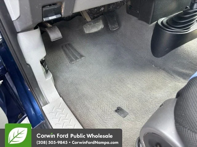 Used 2007 Blue Ford  image 25