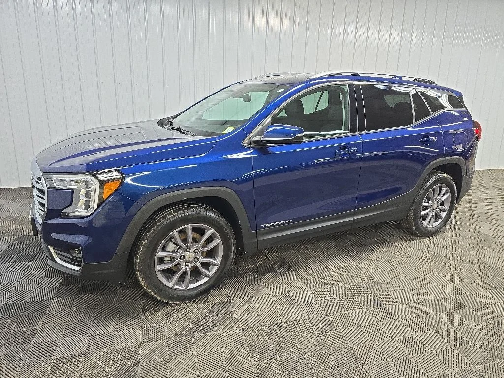 Used 2023 Blue GMC SLT image 6