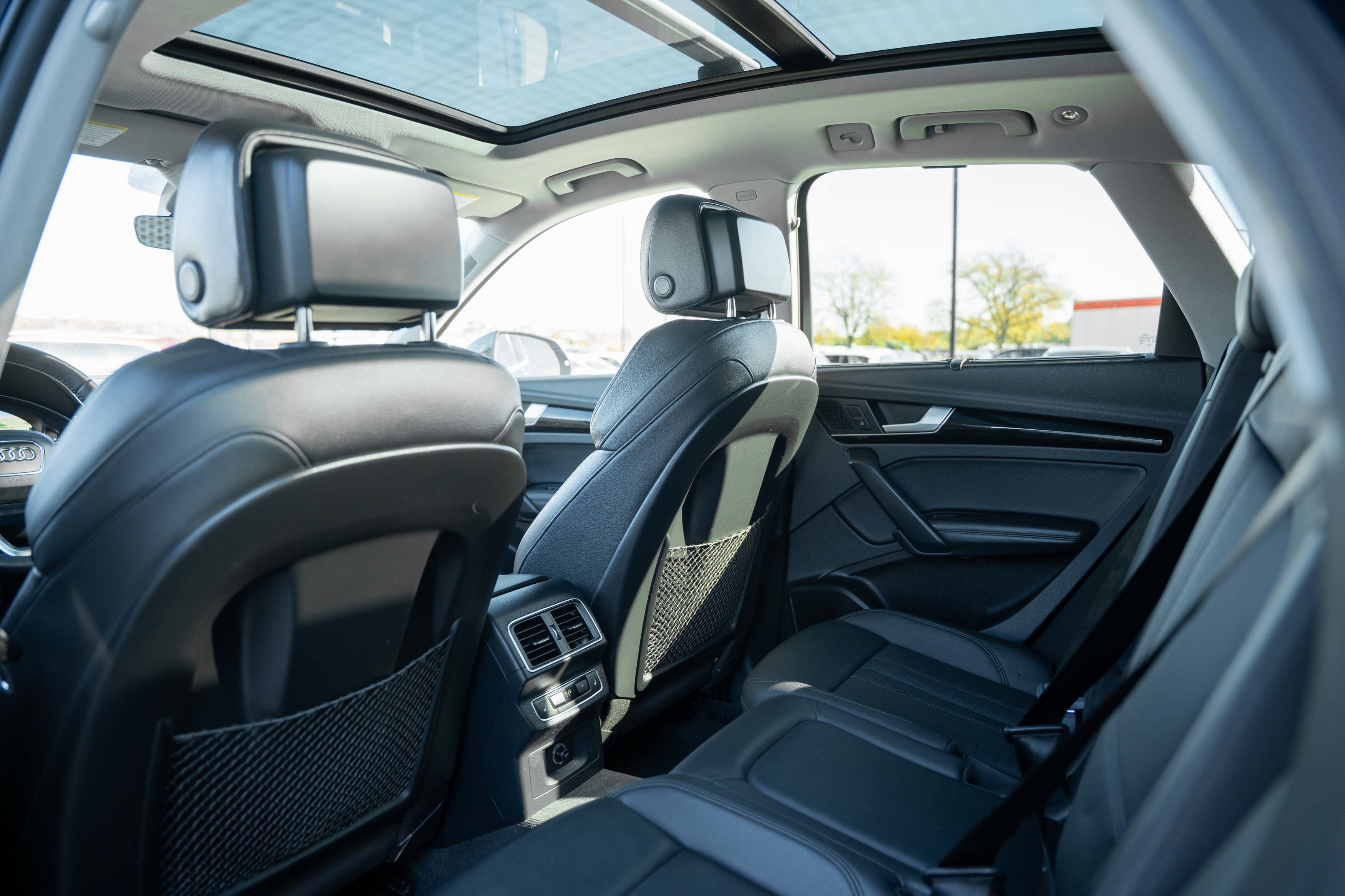 Used 2018 Navarra Blue Metallic Audi Prestige image 20