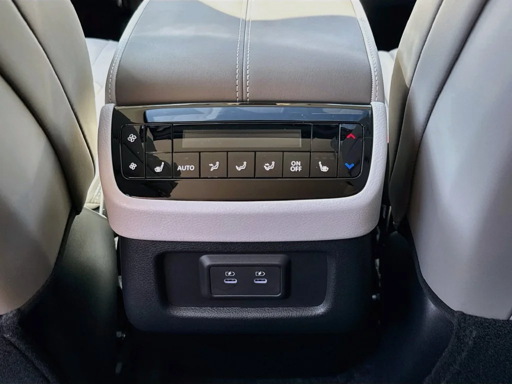 New 2027 GRAPHITE SHADOW INFINITI Luxe FWD image 27