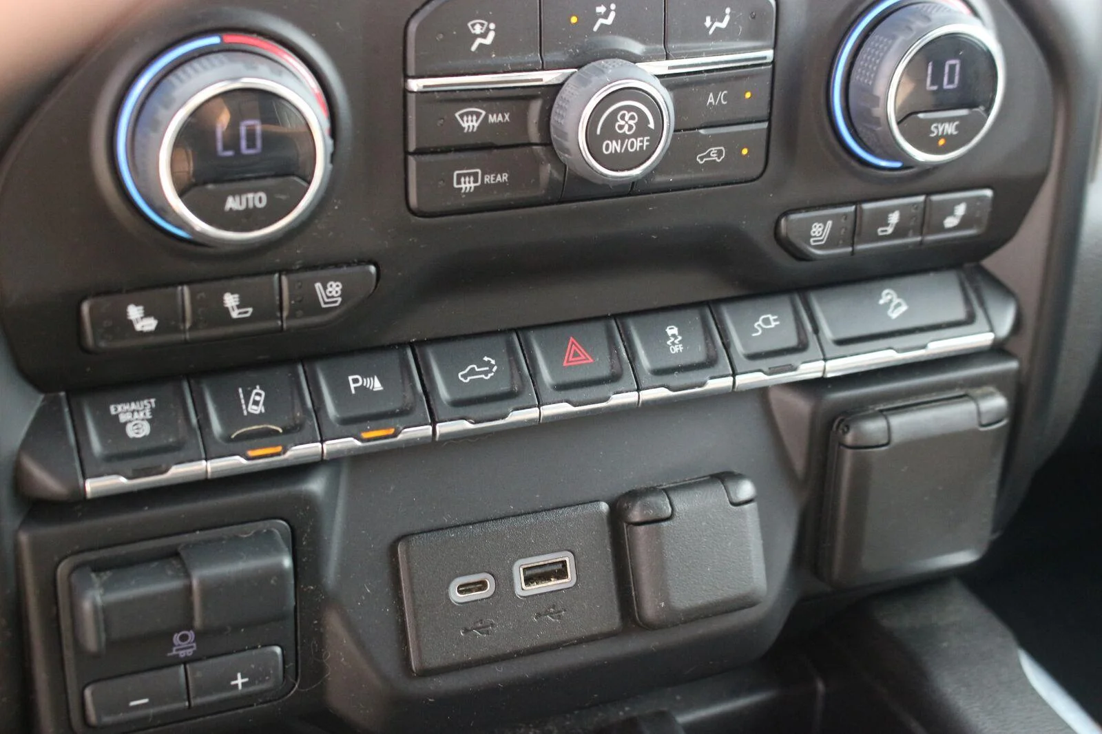 Used 2023 SUMMIT WHITE Chevrolet High Country image 29