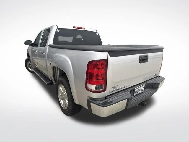 Used 2013 Silver GMC SLE image 8