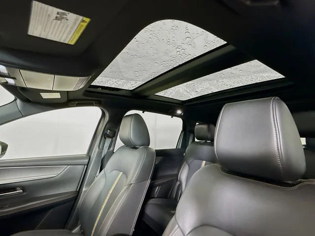 Used 2025 Blue Mazda Premium Plus image 22
