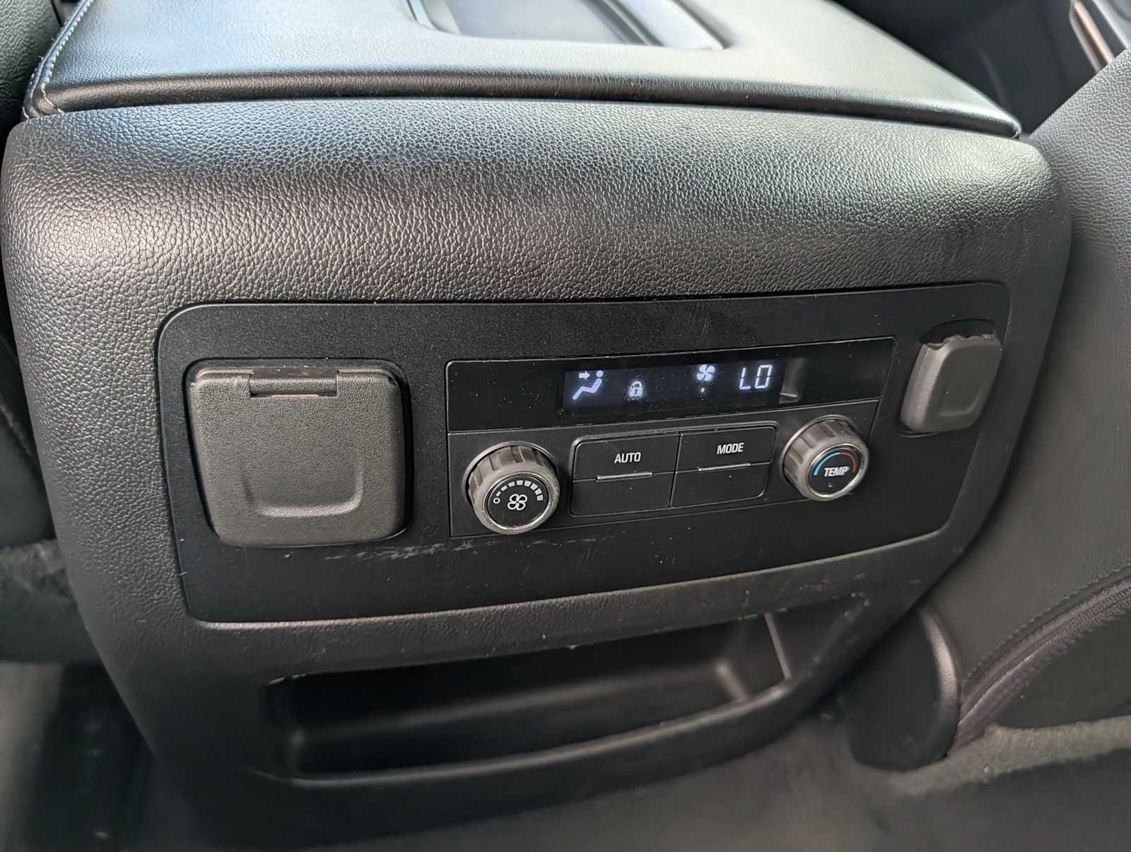Used 2019 Summit White Chevrolet LT image 17