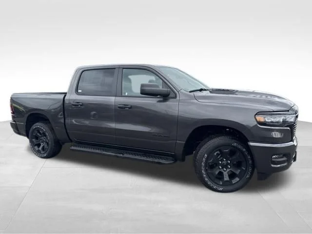 NEW 2026 RAM 1500 EXPRESS CREW CAB 4X4 5'7' BOX