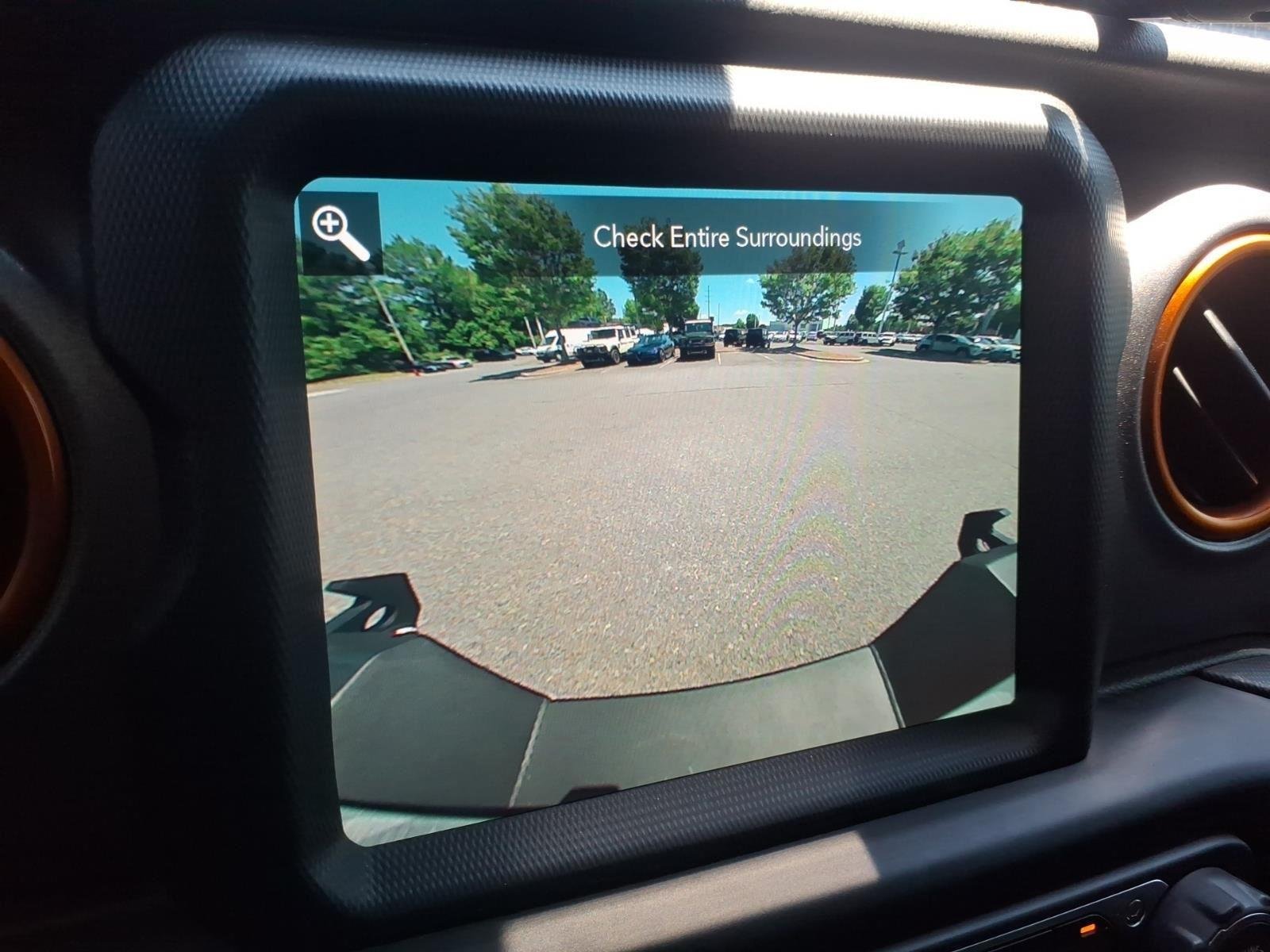 Used 2021 Bright White Clearcoat Jeep Mojave image 3