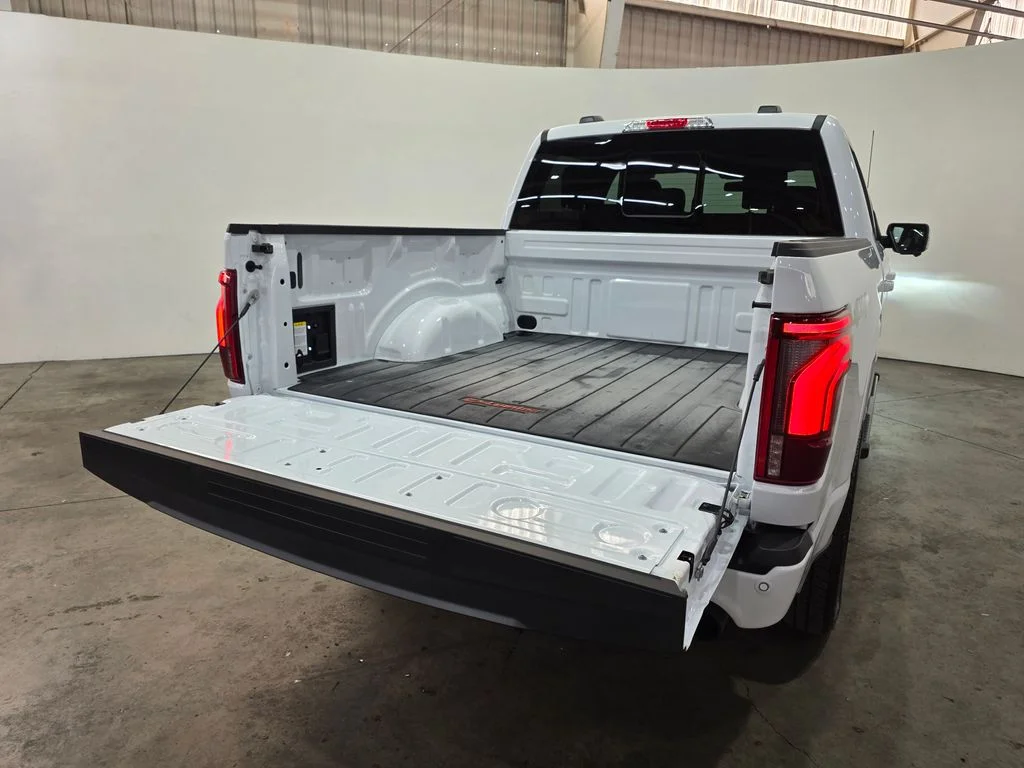Used 2025 White Ford Lariat image 11