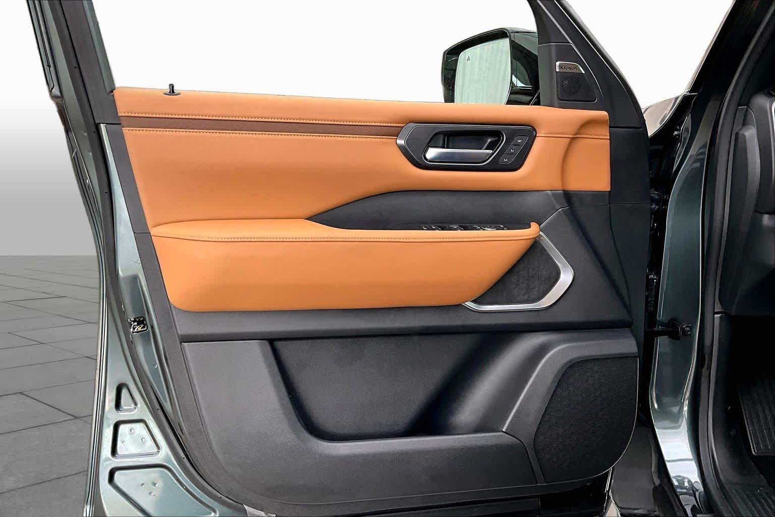 New 2026 Alpine Metallic Nissan Platinum Reserve image 13