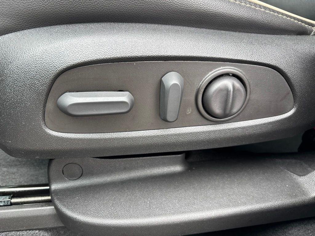 Used 2023 Black Metallic Chevrolet Premier image 20