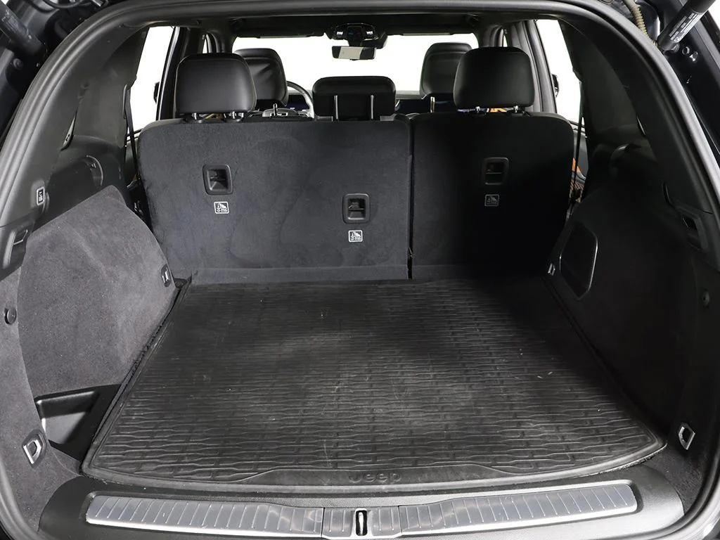 Used 2023 Diamond Black Jeep Summit Reserve image 23