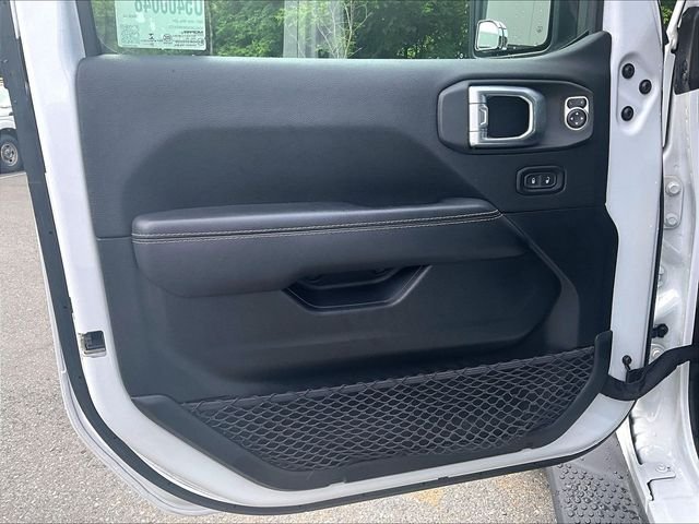 Used 2021 Bright White Clearcoat Jeep Unlimited Sahara image 18