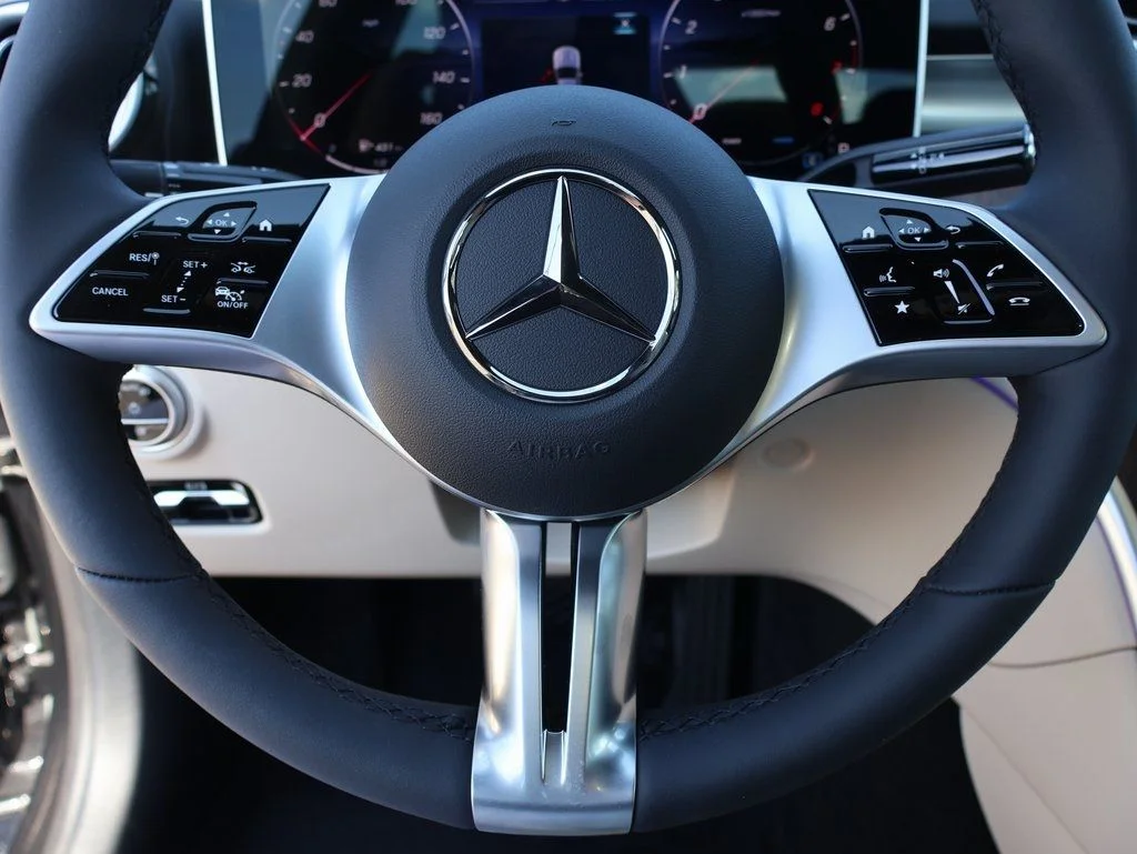 2025 Mercedes-Benz C-Class Sedan C 300 - Photo 27