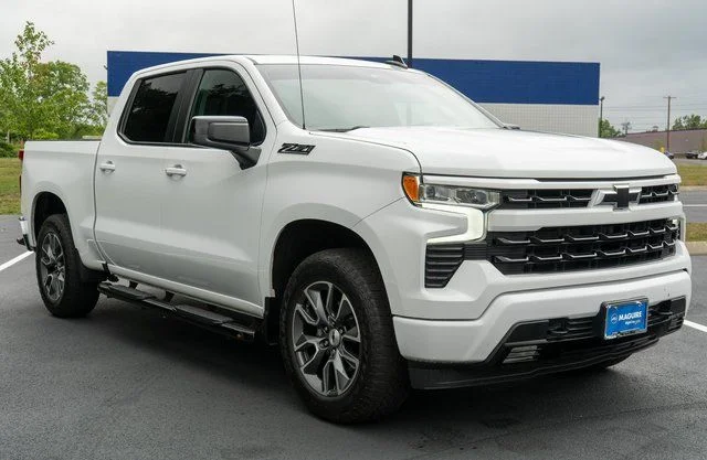 Used 2023 White Chevrolet RST image 4