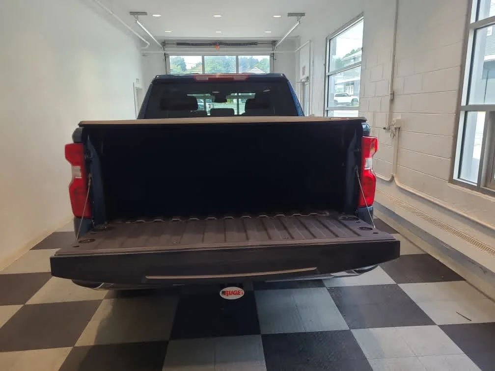 Used 2022 Northsky Blue Metallic Chevrolet LT image 8
