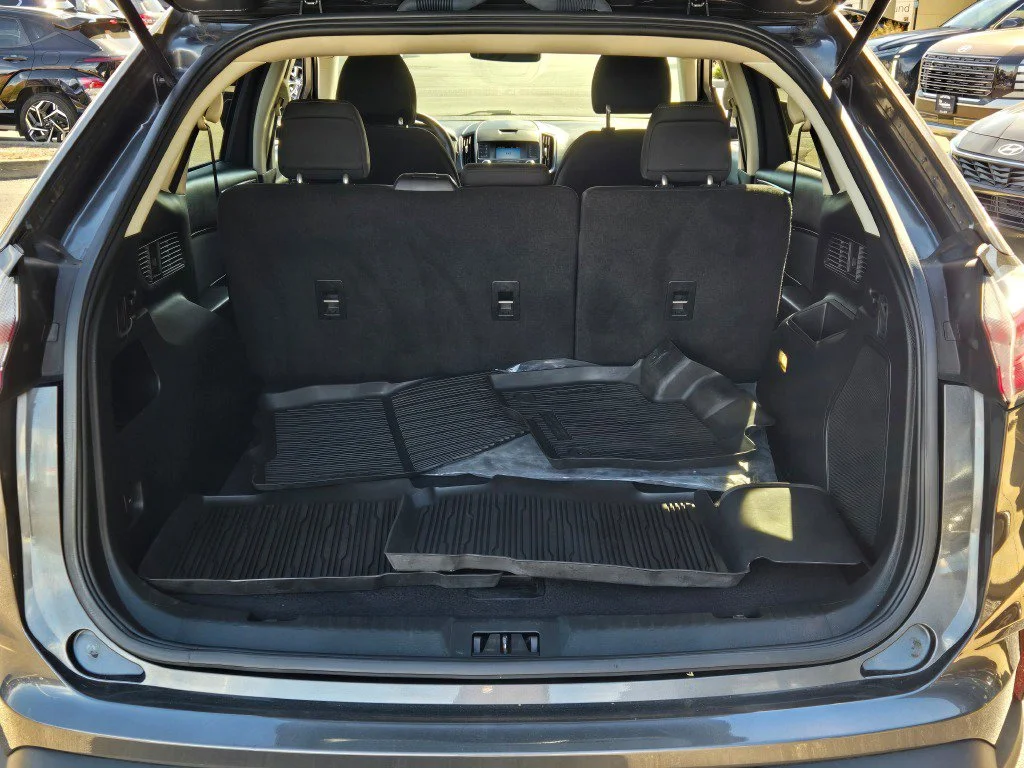 Used 2019 Gray Ford SE image 8