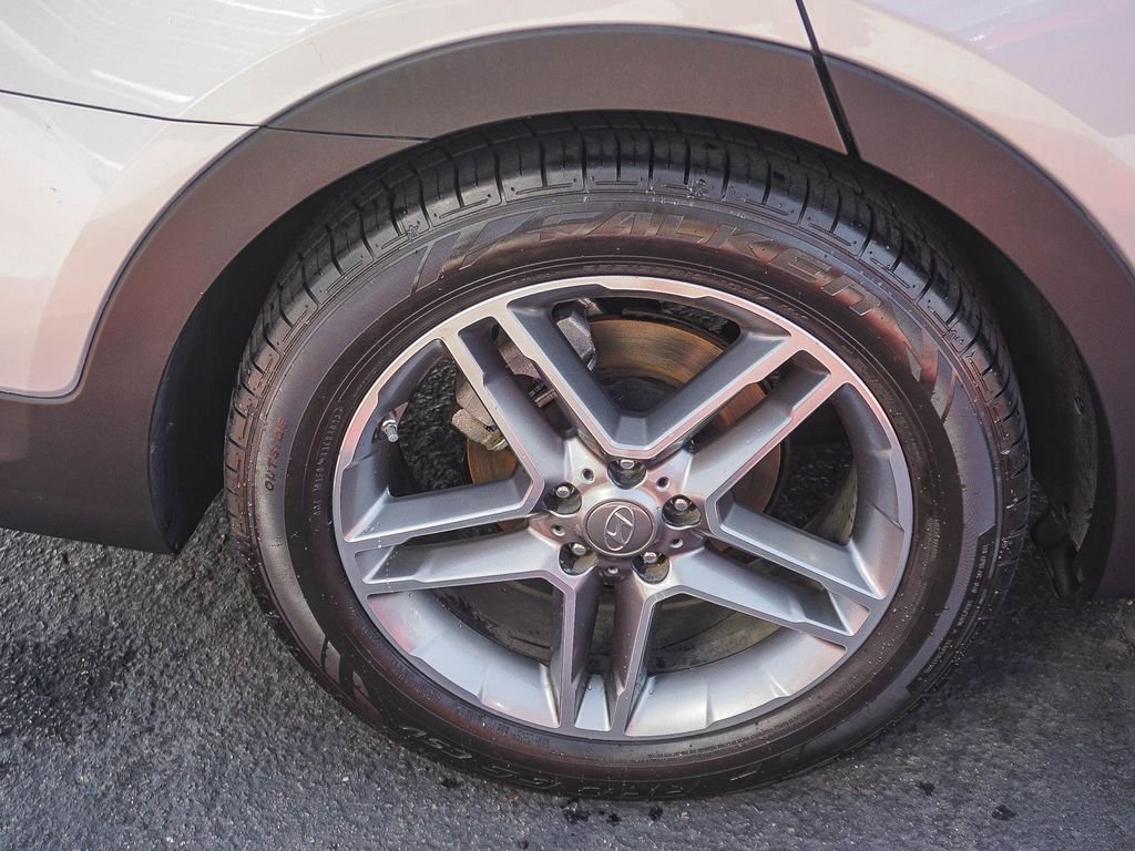 Used 2018 Silver Hyundai Limited Ultimate image 8