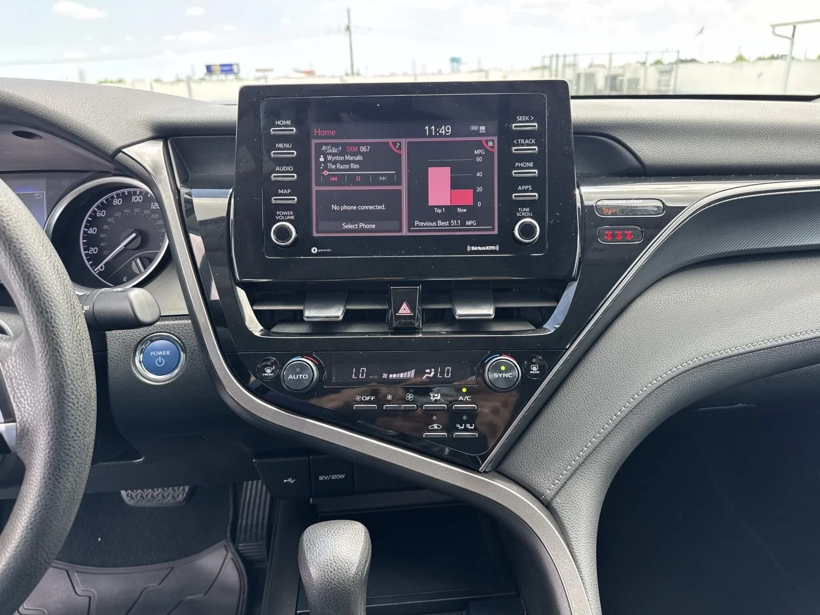 2021 Toyota Camry LE - Photo 24
