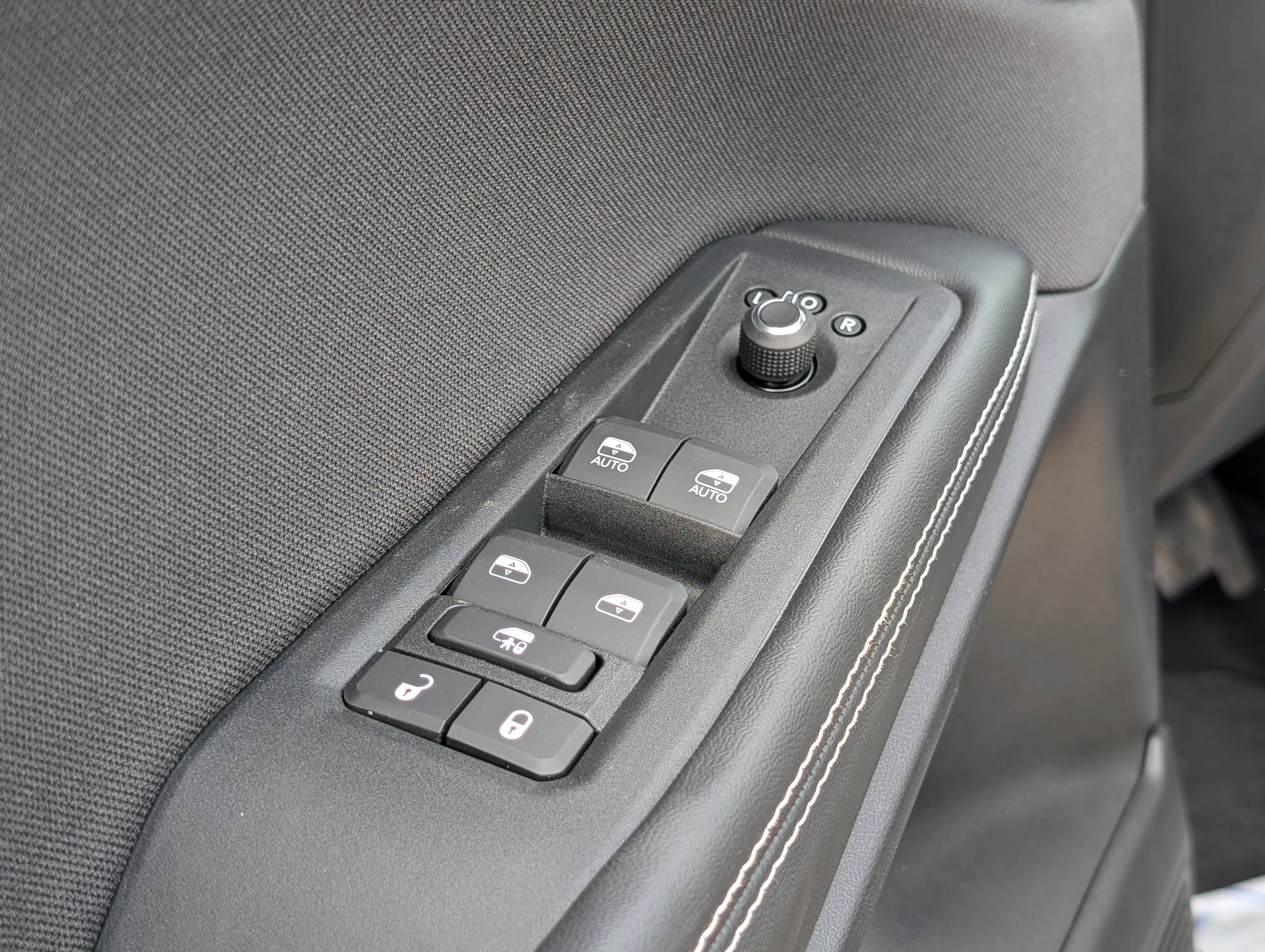 New 2026 Diamond Black Crystal Pearl Jeep Laredo image 16