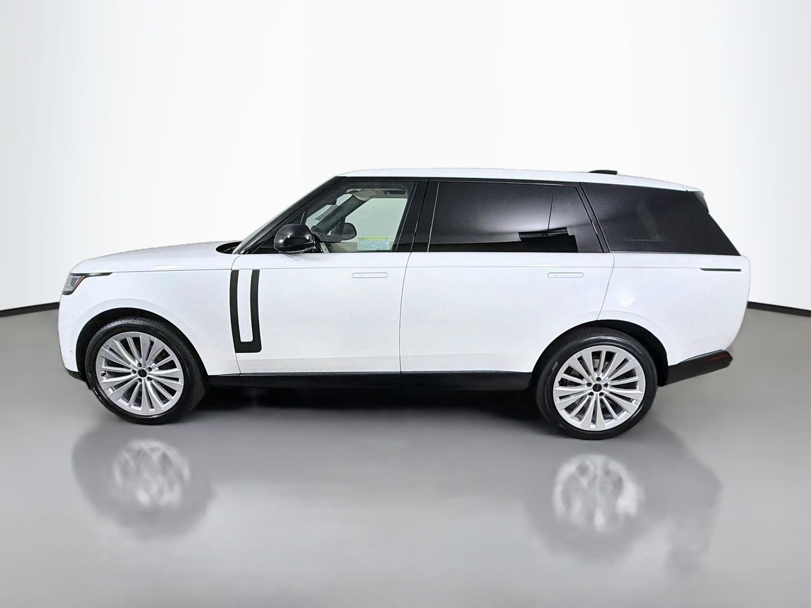 New 2026 Ostuni Pearl White Land Rover SE image 2