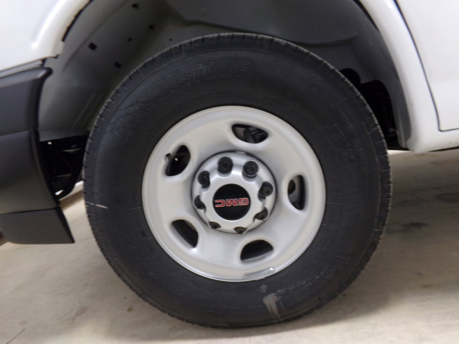 2025 GMC Savana Cargo Work Van - Photo 21