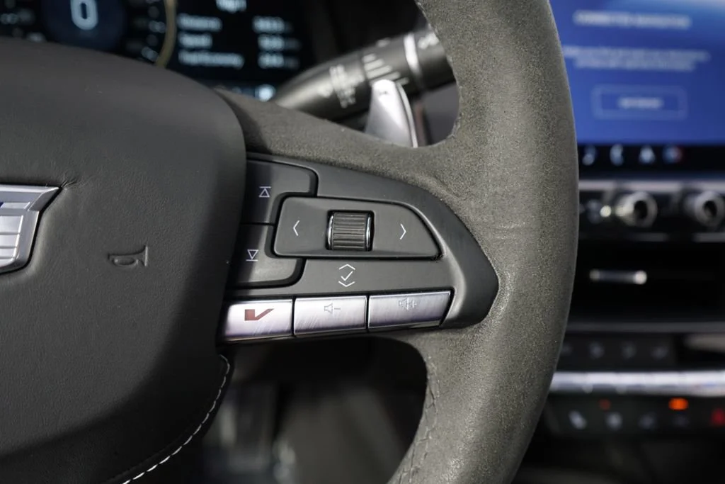 Used 2021 WAVE METALLIC Cadillac V-Series image 34