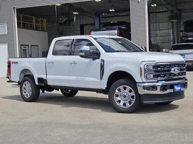 New 2027 Star White Metallic Tri-Coat Ford F-250® Lariat® image 2