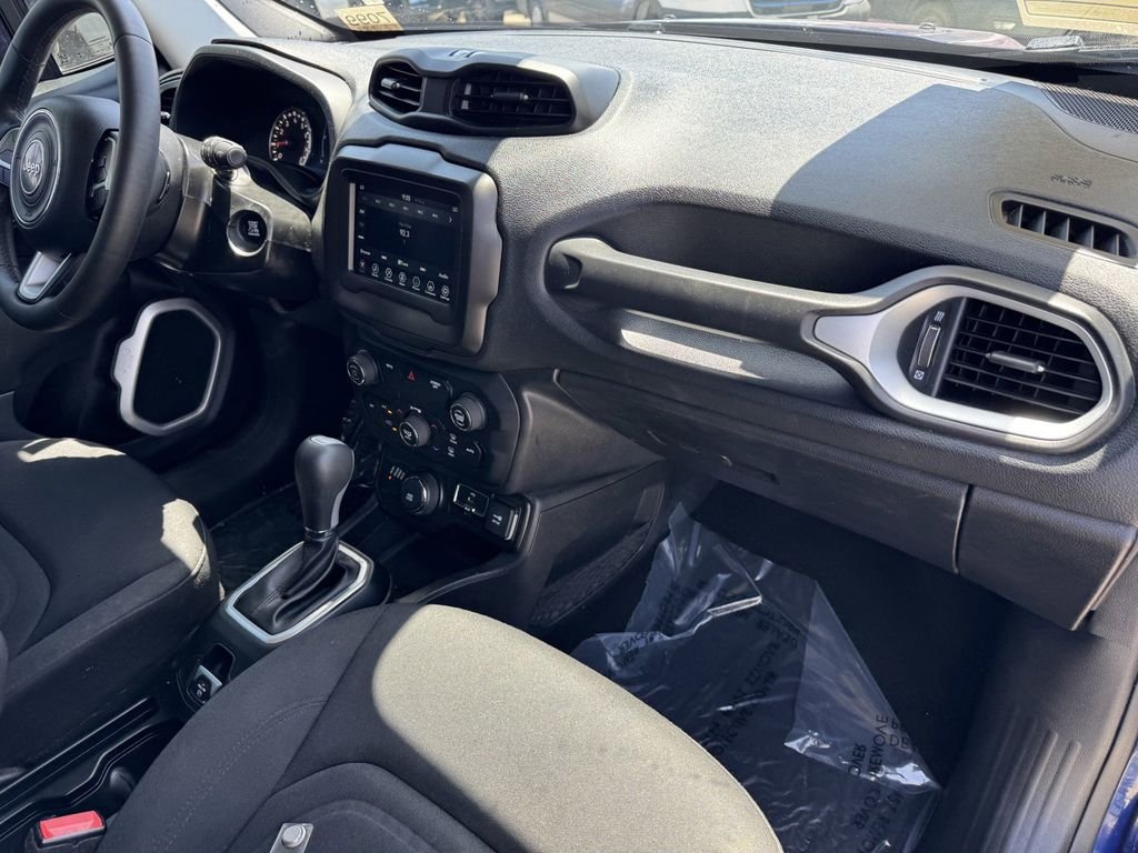 Certified Used 2019 Jetset Blue Clearcoat Jeep Latitude image 7