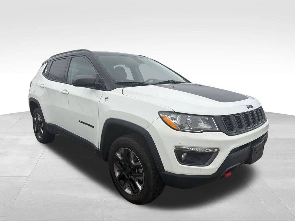 Used 2018 White Jeep Trailhawk image 16