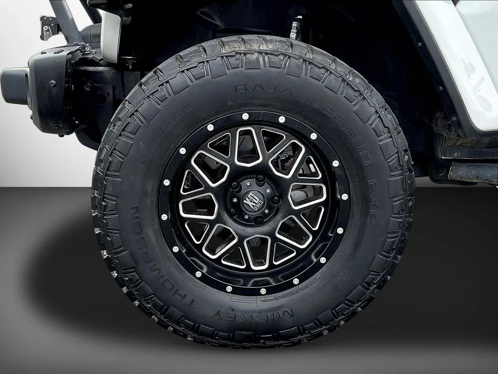 Certified Used 2019 White Jeep Unlimited Rubicon image 34