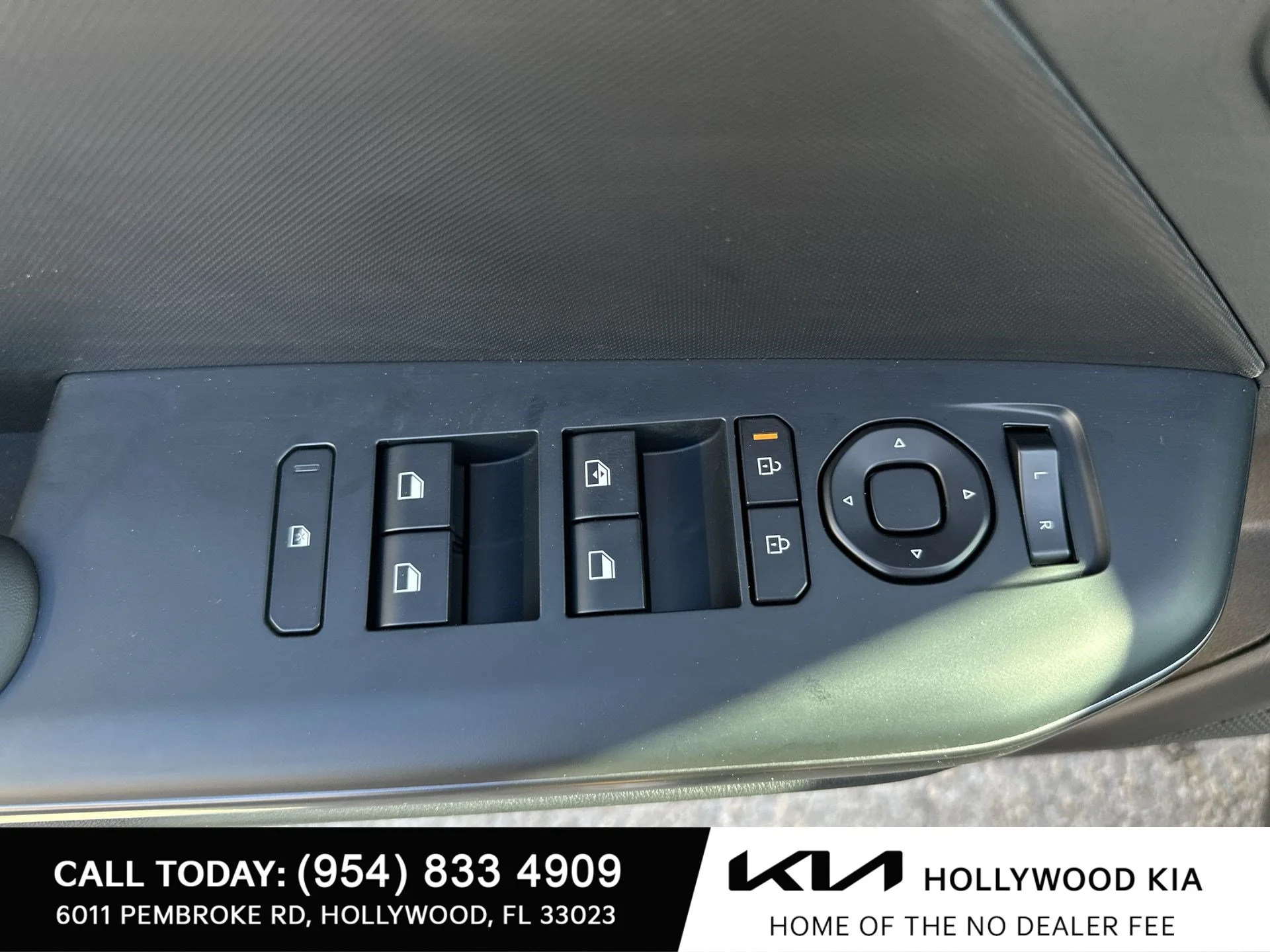 New 2026 Snow White Pearl Kia LXS image 14