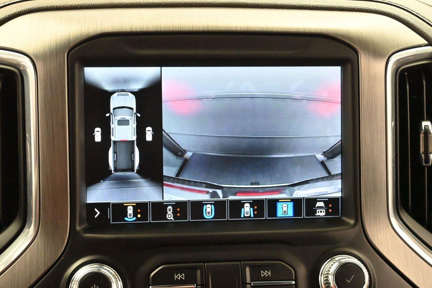 Used 2022 White Frost Tricoat GMC Denali image 31