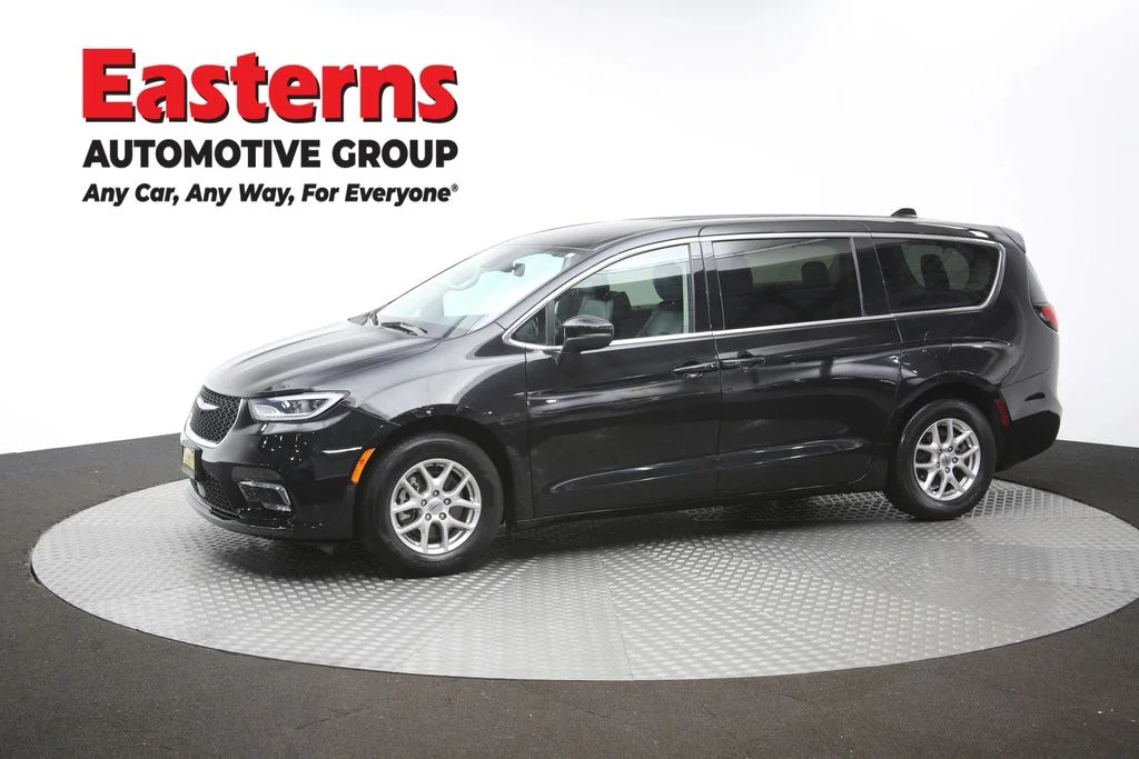 Used 2023 Black Chrysler Touring L image 58