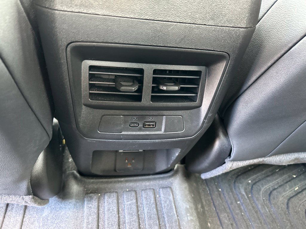 Used 2024 White Chevrolet Z71 image 29