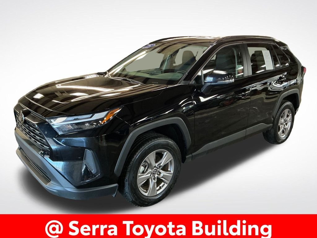 Used 2025  Toyota XLE image 1