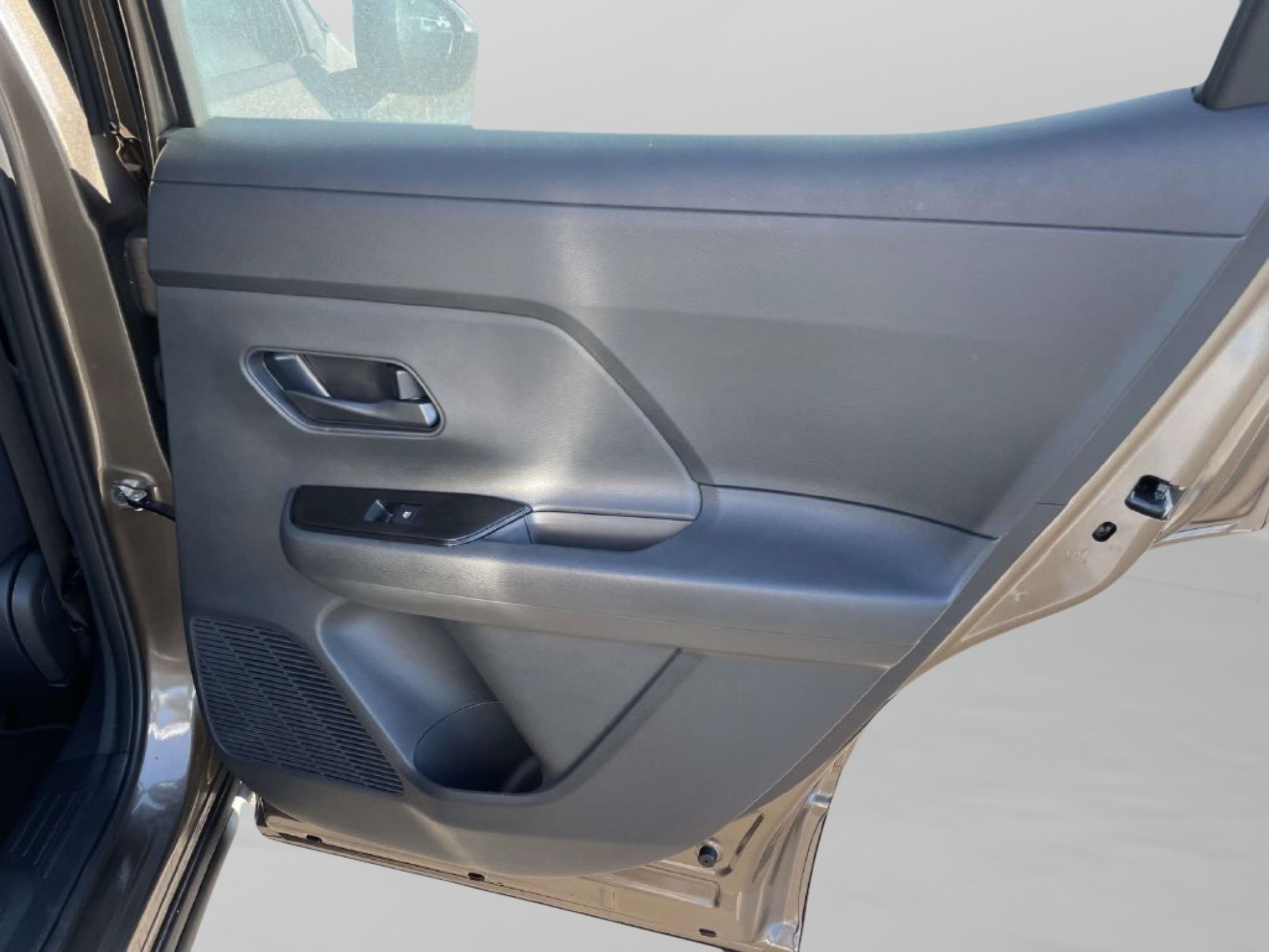 New 2027 Canyon Bronze Metallic Nissan S image 13